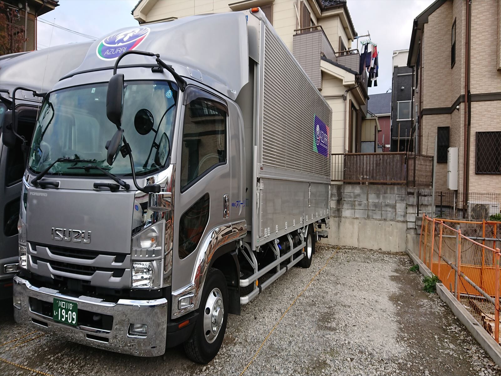 ■ 4t エアサス・ウイング・ゲート車